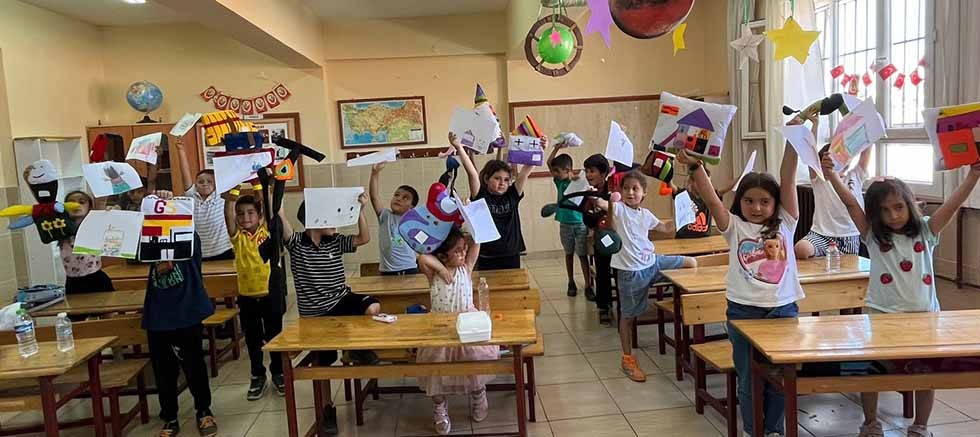 Bir Oyuncak Bin Umut: Akdenizli Öğrenciler Depremzede Çocukların Hayallerine Dokundu
