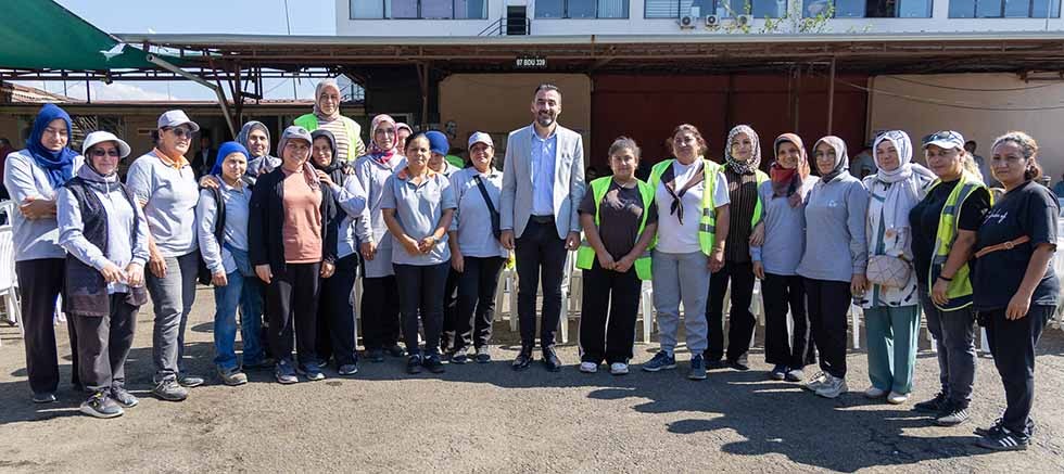 Bşakan Vekili Çiçek, temizlik işleri personeliyle buluştu