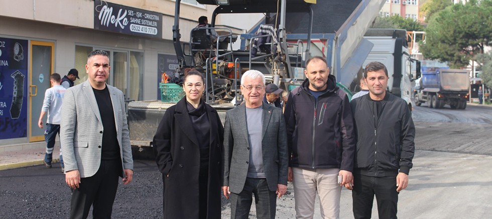 Büyükşehir Belediyesi’nden Finike’ye asfalt desteği 