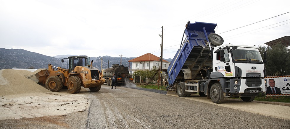 Büyükşehir Belediyesi’nden Karataş Mahallesi’ne asfalt