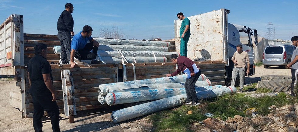 Büyükşehir Belediyesi’nden üreticiye sera naylonu desteği 