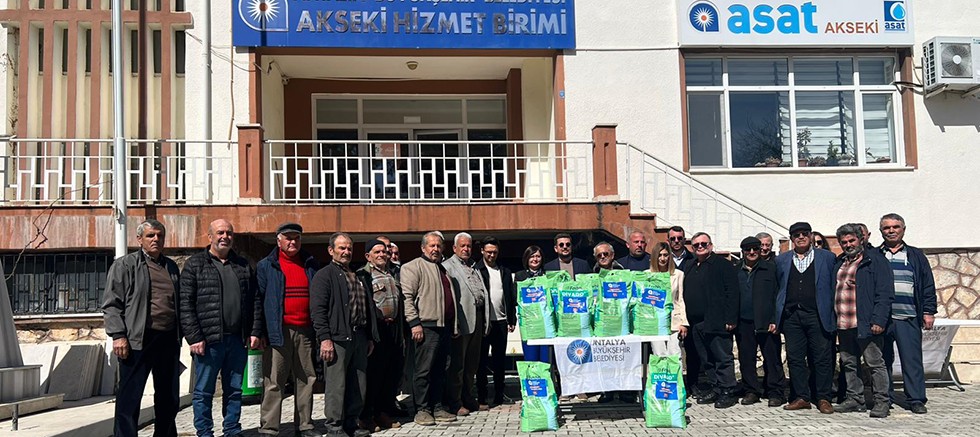 Büyükşehir Belediyesi’nin üreticilere desteği sürüyor