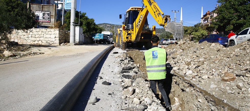 Büyükşehir Demre Gökyazı’da içme suyu hatlarını yeniliyor