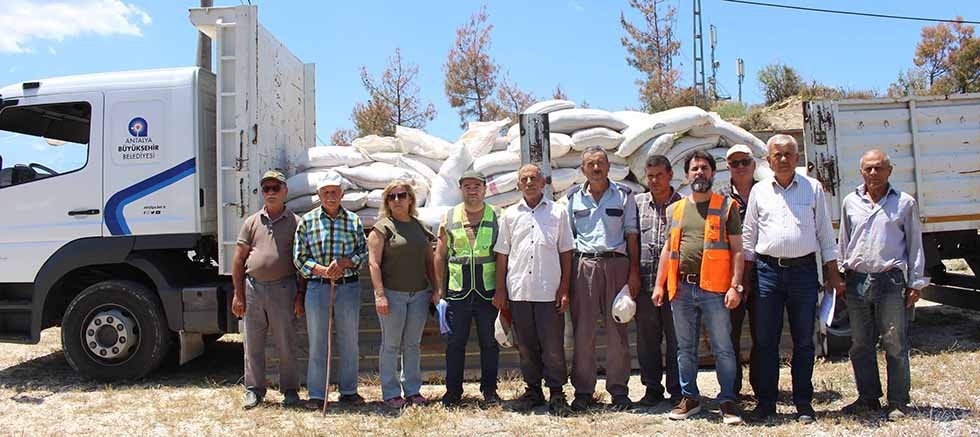 Büyükşehir’den çiftçilere gübre desteği 