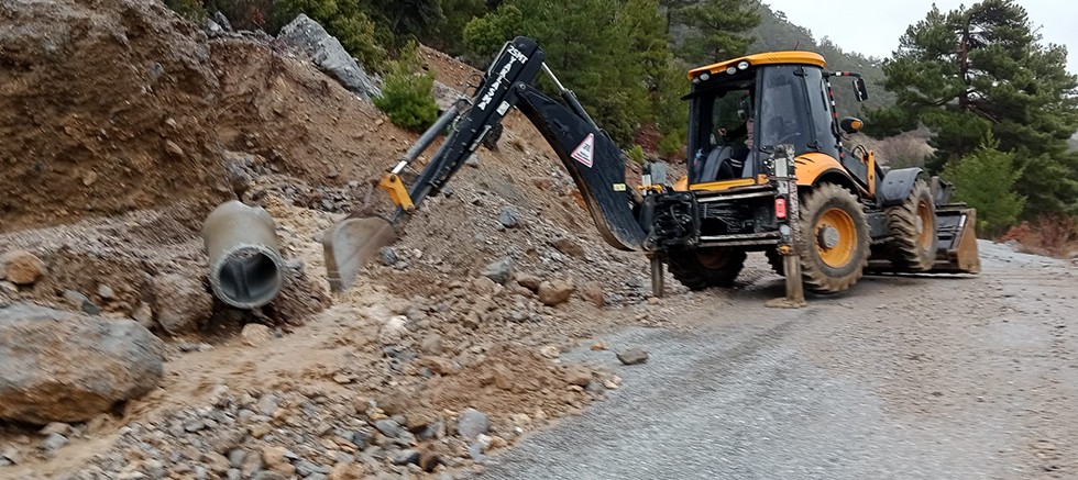 Büyükşehir ekiplerinin Alanya yollarında kış mesaisi sürüyor