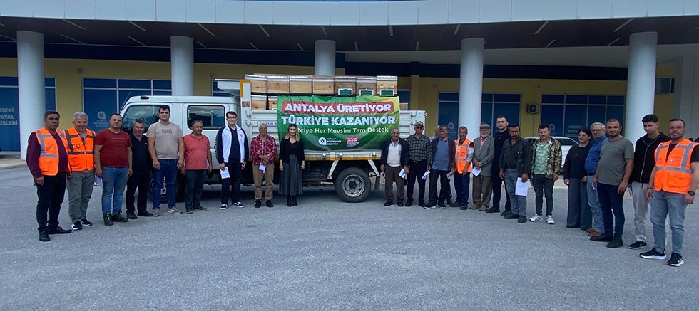 Büyükşehir’in arı kovanı destekleri devam ediyor