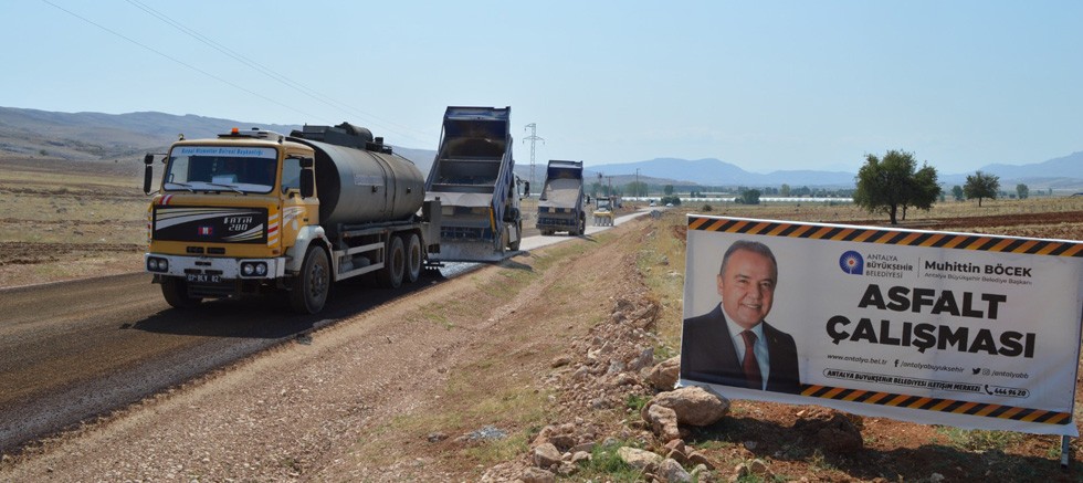 Büyükşehir Osmankalfalar grup yolunu asfaltladı