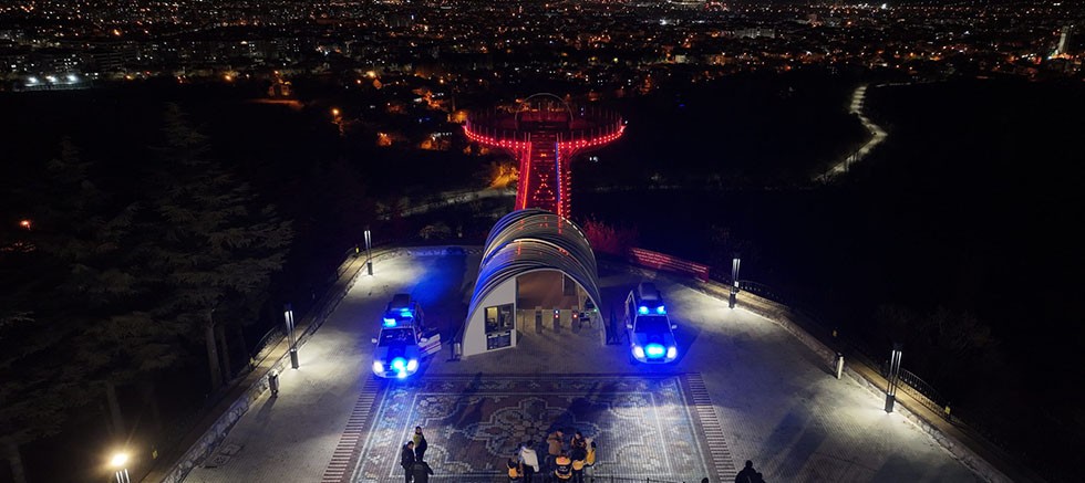 Cam seyir terasta anlamlı ışıklandırma