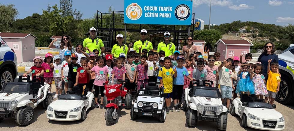 Çocuk Trafik Eğitim Parkı’nda Öğrencilere Uygulamalı Trafik Eğitimi Verildi