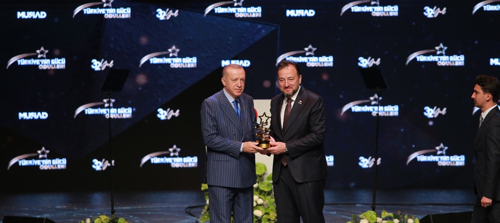 Cumhurbaşkanına Türkiye'nin Gücü Özel Ödülü