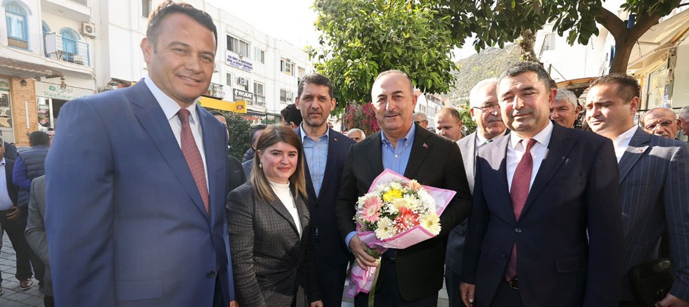 Dışişleri Bakanı Çavuşoğlu Kaş Belediyesinin iftar programına katıldı