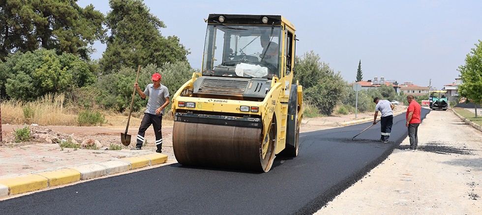 Döşemealtı Belediyesi’nden sıcak asfalt atağı
