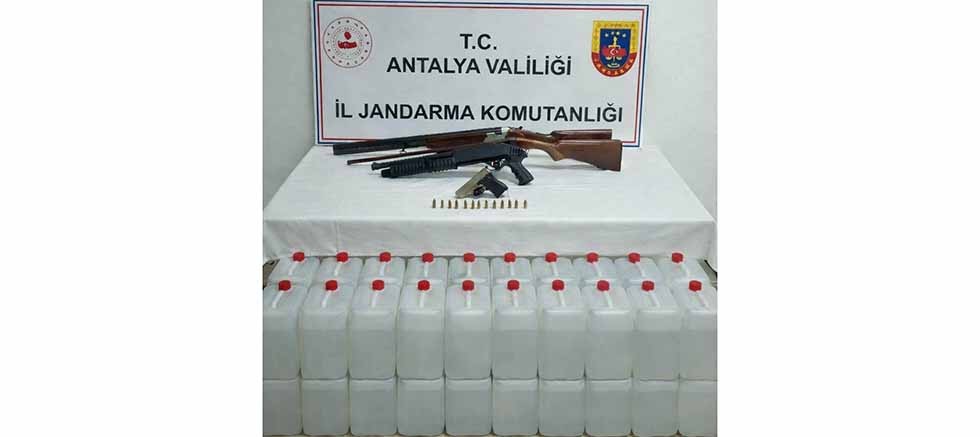 Döşemealtı İlçesinde Kaçak Alkol Operasyonu