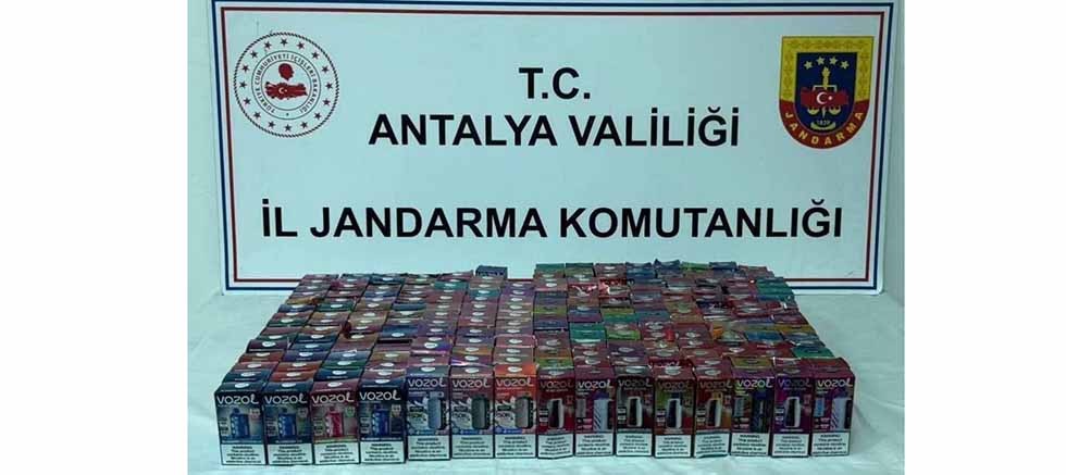 Döşemealtı İlçesinde Kaçak Elektronik Sigara Operasyonu