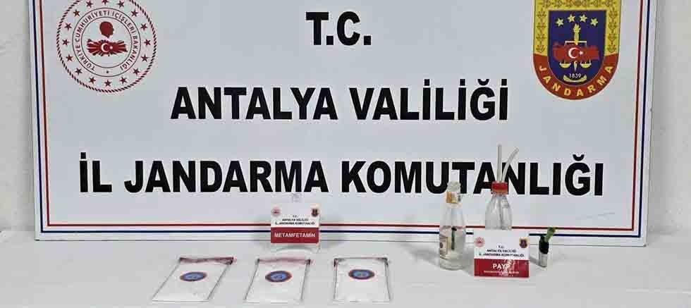 Döşemealtı İlçesinde Uyuşturucu Operasyonu