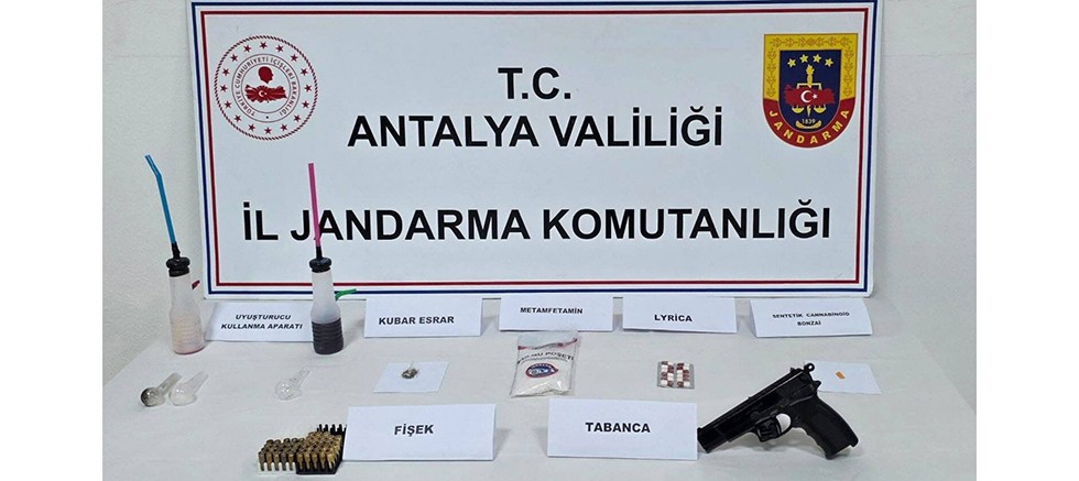 Döşemealtı İlçesinde Uyuşturucu Operasyonu