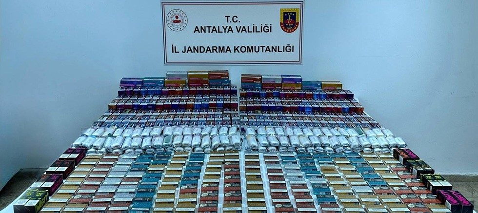 Döşemealtı'nda kaçak sigara operasyonu