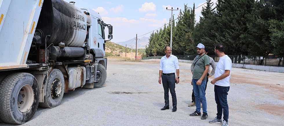 Döşemealtı’nda Kırsal Mahalle Yollarında Sathi Asfalt Çalışması