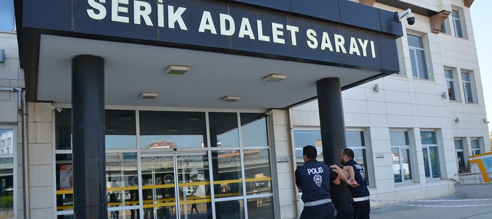 Eczaneden hırsızlık şüphelisi yakalandı