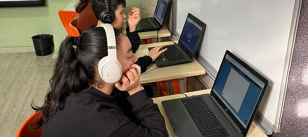 Eğitim alanında geliştirilen yapay zeka destekli Türk yazılımı dünyada bir ilke imza attı