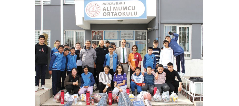 Elmalı’da okullara spor malzemesi dağıtıldı