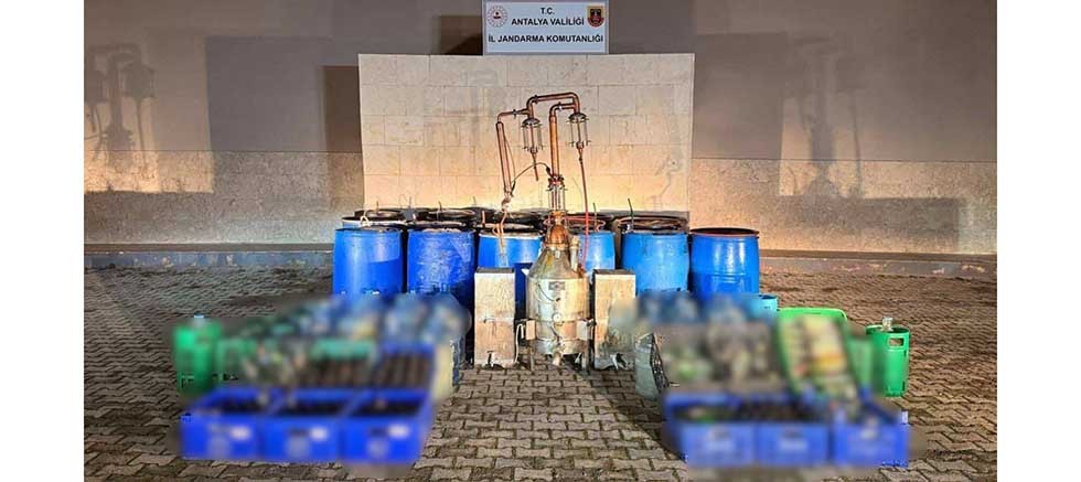 Elmalı İlçesinde Kaçak Alkol Operasyonu