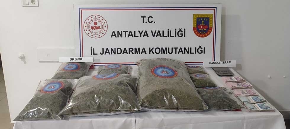 Elmalı İlçesinde Uyuşturucu Operasyonu