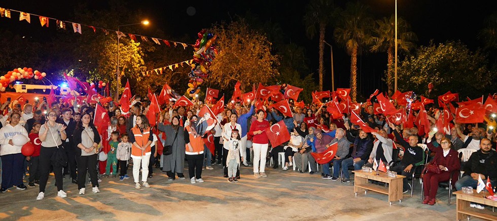 Finike'de Cumhuriyet Bayramı coşkusu