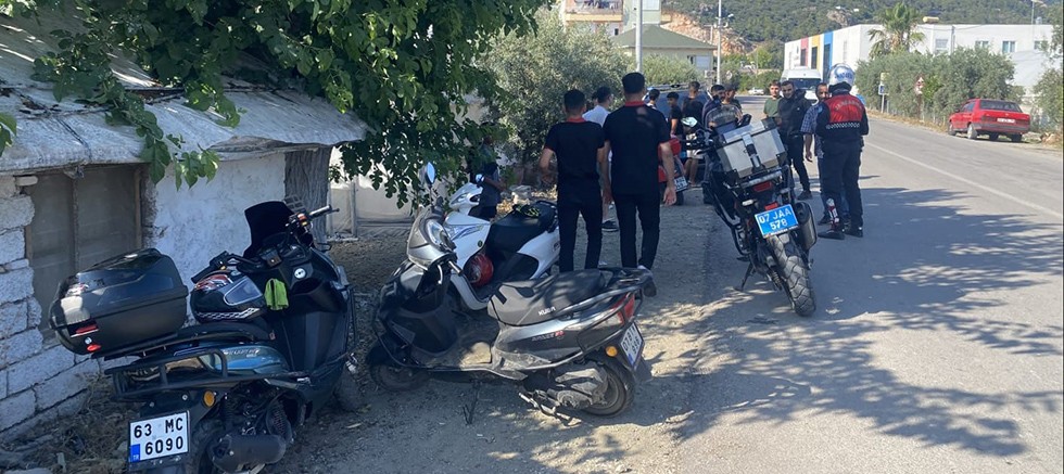 Finike'de motosiklet operasyonu