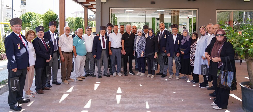 Finike'de şehit yakınları ve gazilerle Gaziler Günü buluşması