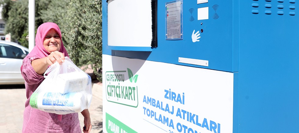 Finikeli kadınlara ‘Çevre Dostu Çiftçi Kart’ tanıtıldı