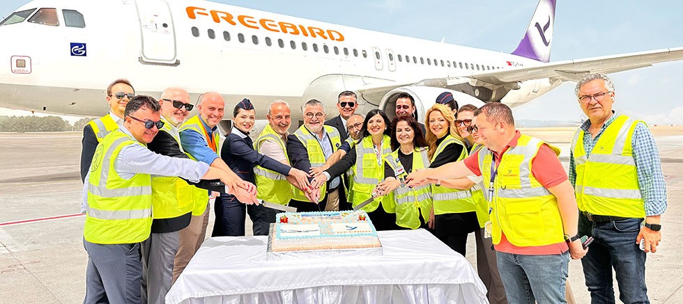 Freebird Airlines Kuruluş Yıldönümünü Antalya Havalimanında Kutladı!