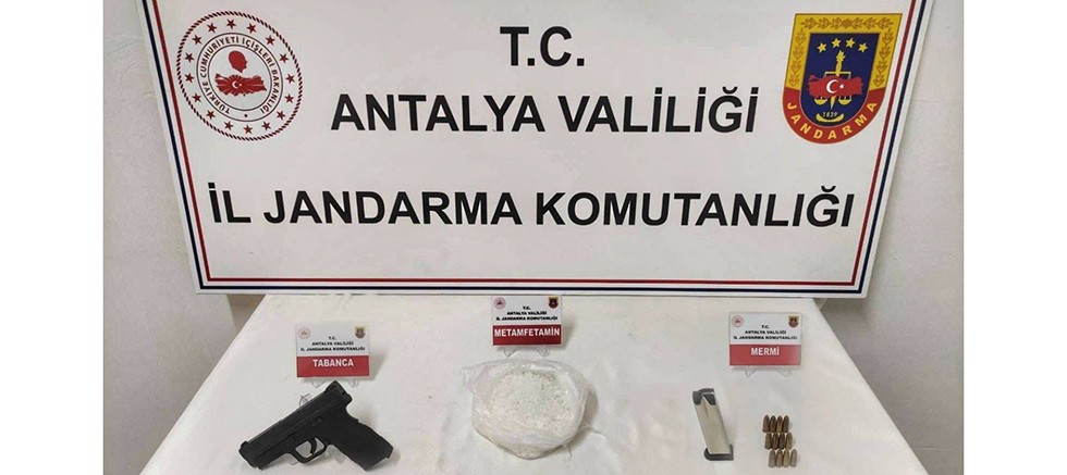Gazipaşa İlçesinde Uyuşturucu ve Kaçak Silah Operasyonu