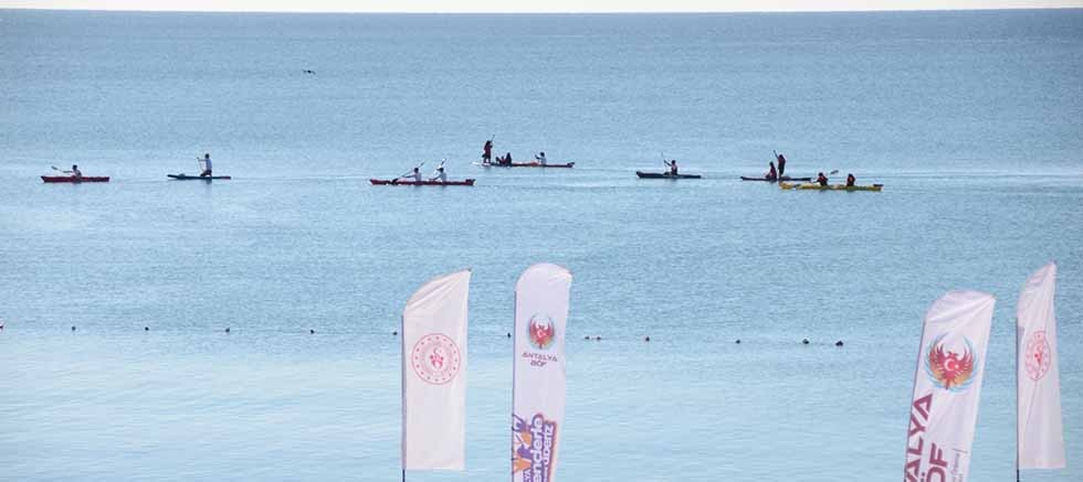 “Gençlerle Beraberiz” Projesi Kapsamında Üniversite Öğrencileriyle Su Sporları Etkinlikleri yapıldı