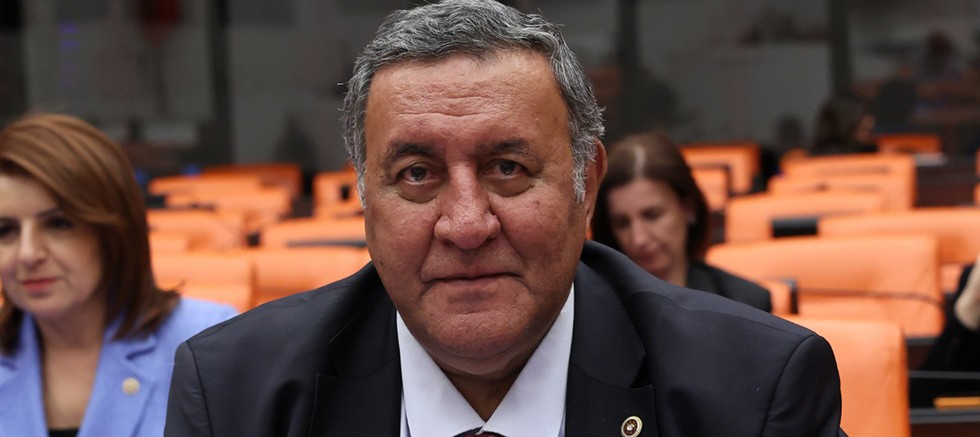 Gürer: “Emekli başımızın tacı demekle emeklinin karınları doymuyor”