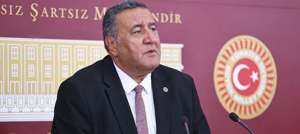 Gürer: “Muhalif kanallar susturuluyor, halkın doğru habere erişimi engelleniyor”