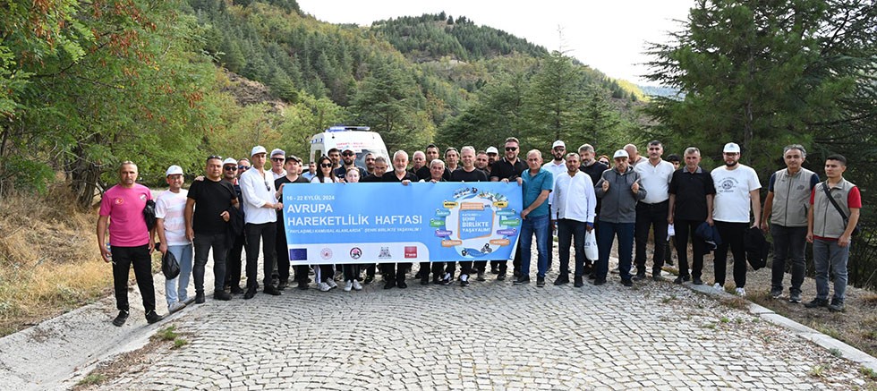 Isparta Belediye Başkanı Şükrü Başdeğirmen ve meclis üyelerinden 12 km’lik doğa yürüyüşü