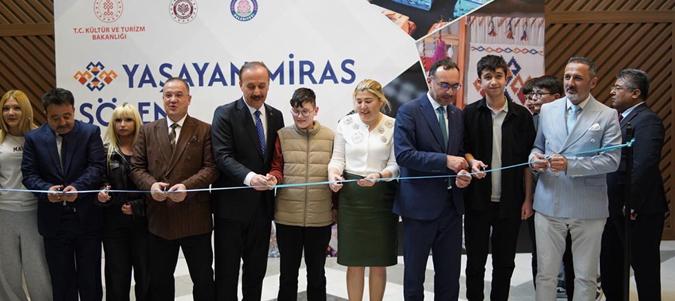 Isparta Yaşayan Miras Şöleni tüm coşkusuyla başladı