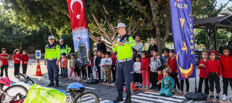 Jandarmadan Öğrencilere Trafik Eğitimleri