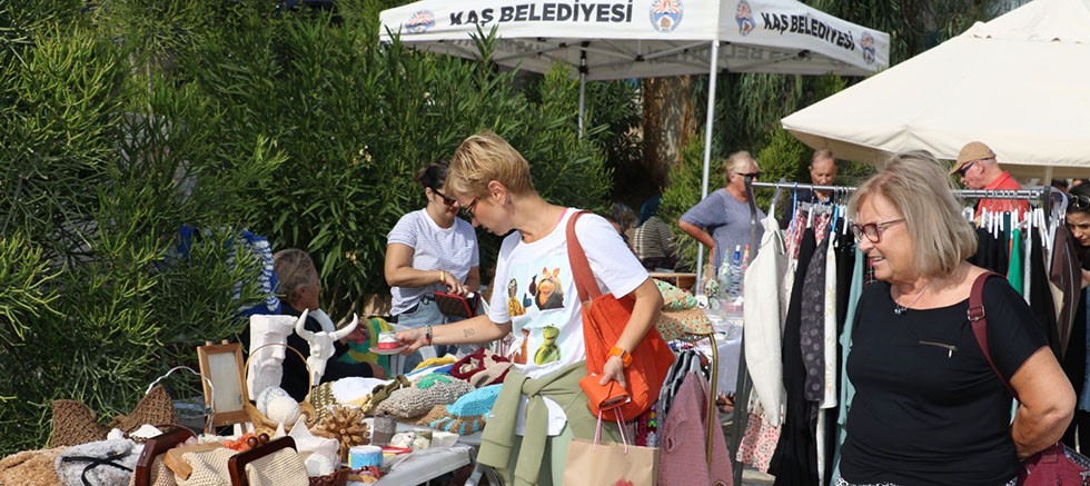 Kalkan Yöresel Ürünler Pazar Yeri haftada iki gün hizmete  açık!
