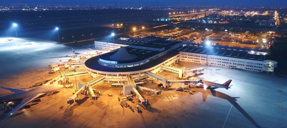 Karaismailoğlu: Turizm merkezlerindeki havalimanlarımızda yazın 32 milyon 440 bin yolcuya hizmet verdik