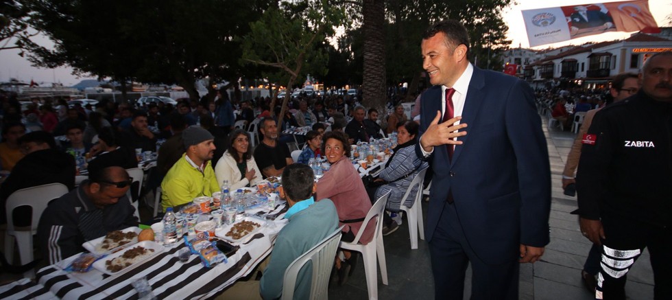 Kaş Belediyesi iftar yemeği düzenledi