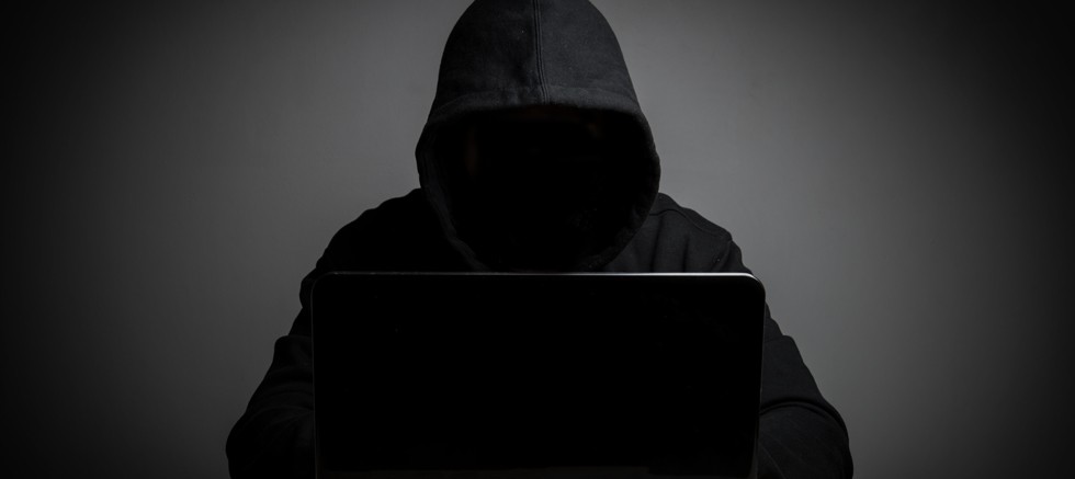 Kaspersky istihbaratına göre bir siber suç grubu, kötü amaçlı yazılımlarla hukuk, finans ve seyahat kurumlarını hedefliyor