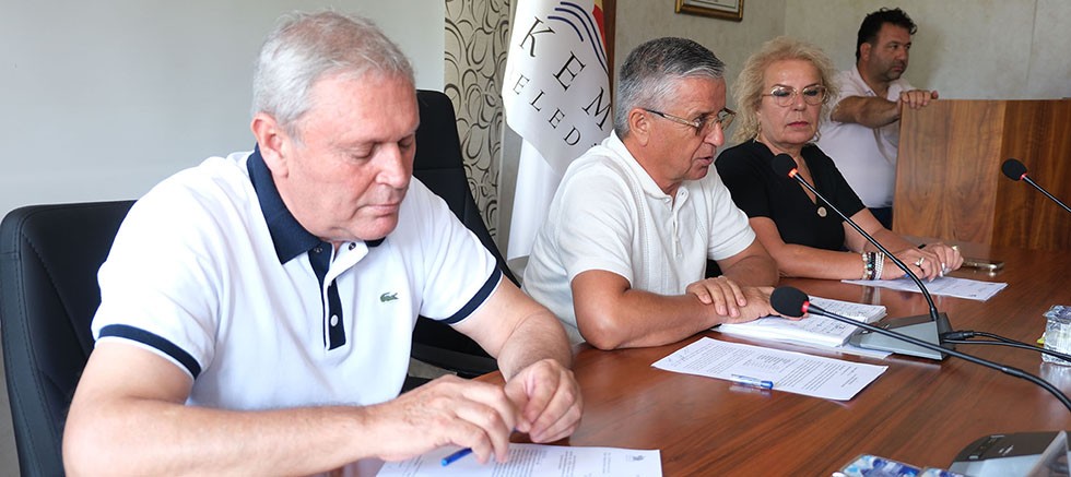 Kemer Belediye Meclisi olağanüstü toplandı