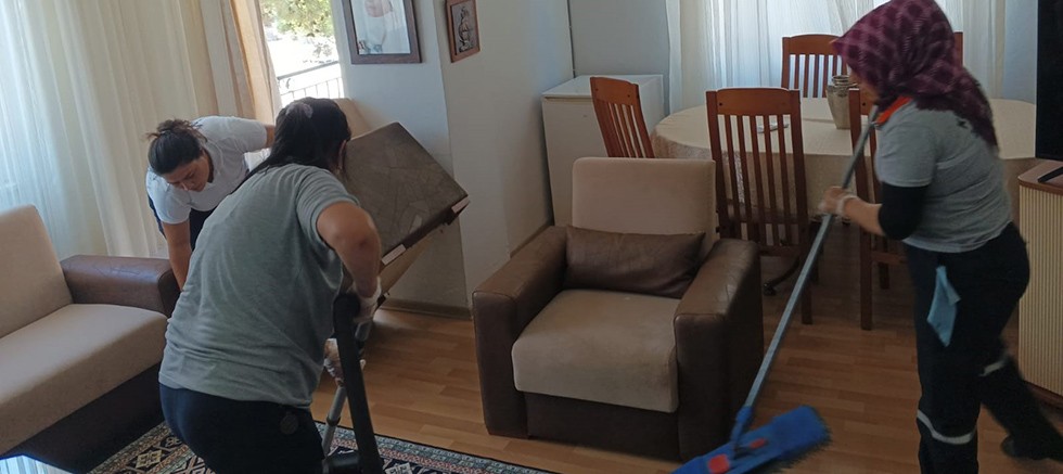 Kemer Belediyesi'nden İhtiyaç Sahiplerine Temizlik Desteği