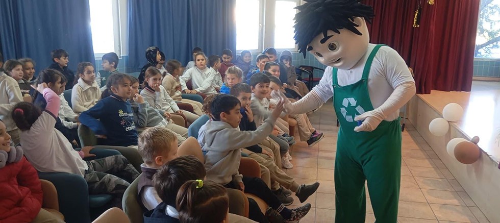 Kemer Belediyesi’nden öğrencilere sıfır atık eğitimi 