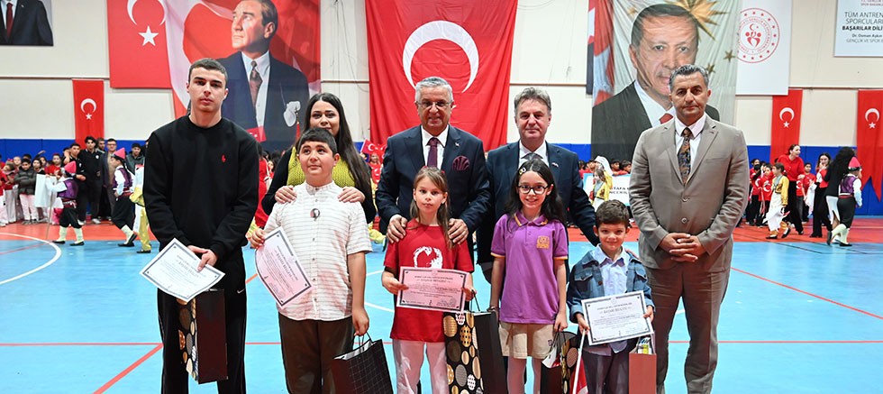 Kemer'de Cumhuriyet Bayramı coşkusu