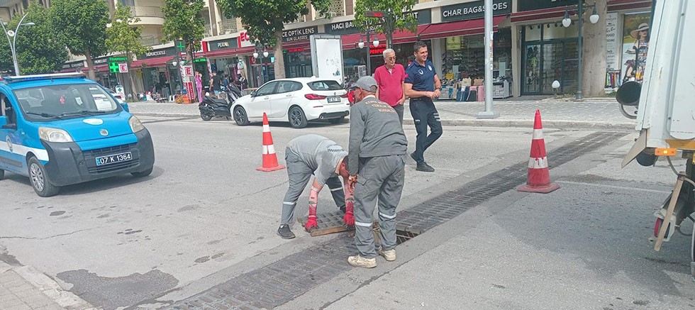 Kemer’de mazgal temizliği çalışmaları tamamlandı 