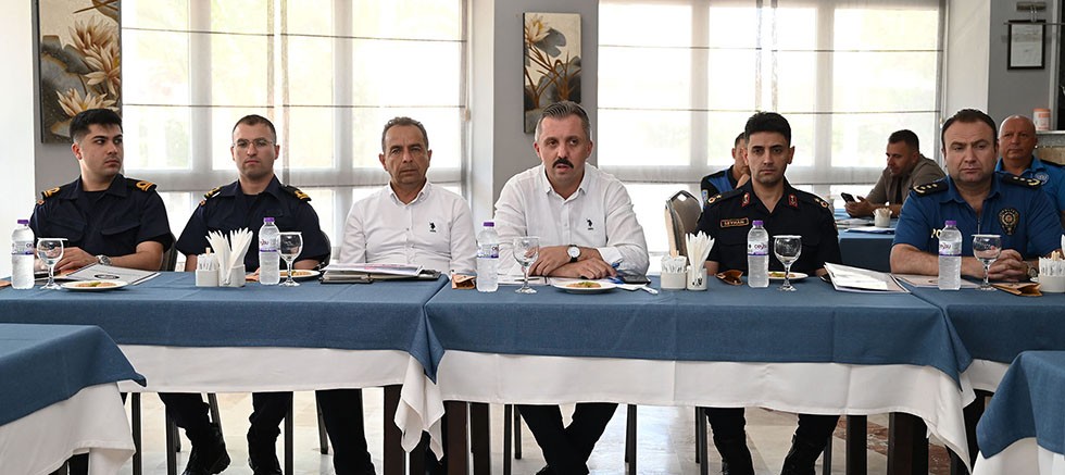 Kemer’de turizm sezonu güvenlik ve denetim toplantısı 