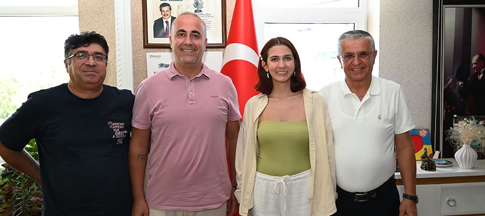 Kemer’in gururu Öztürk’ten Başkan Topaloğlu’na ziyaret 